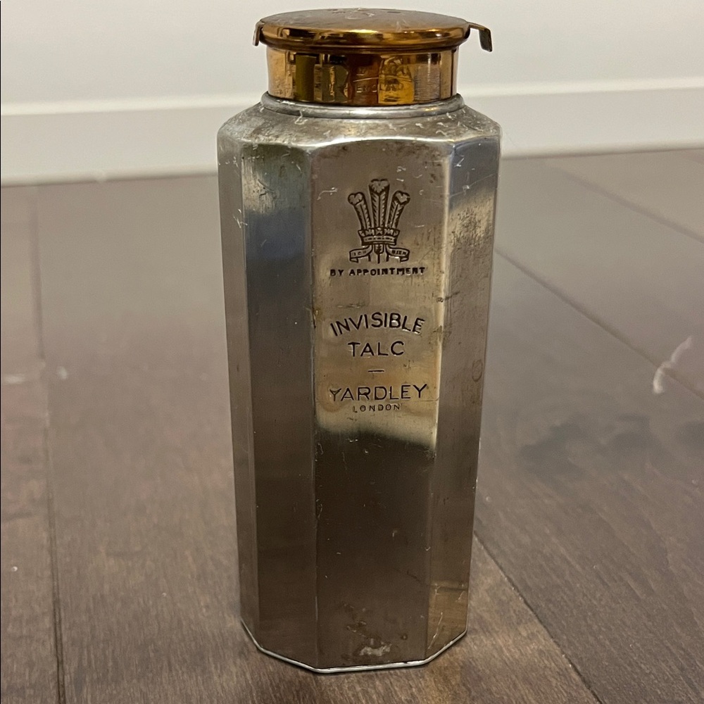 Yardley Invisible Talc Powder - Picture 2 of 8